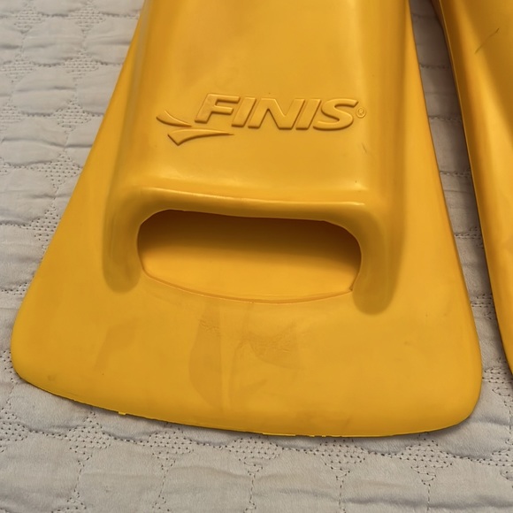 5/$25 Finis Gold Zoomers Training Fins (Size C) - Picture 6 of 7